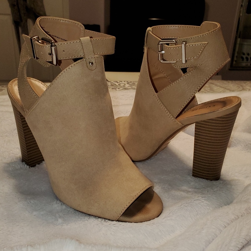 Express nude peep toe booties